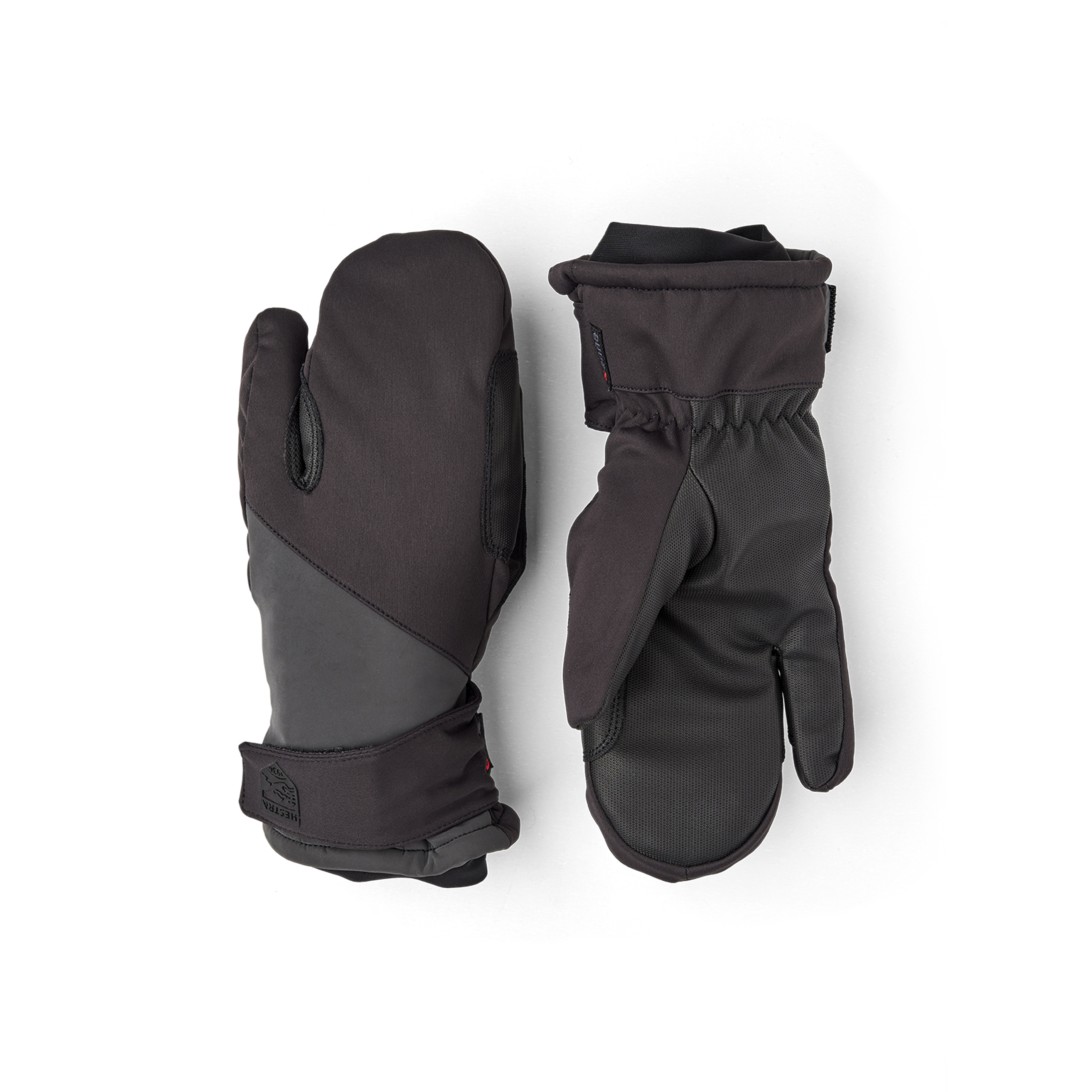 Svart trefingershandske i tyg med syntetisk mocka i innerhanden